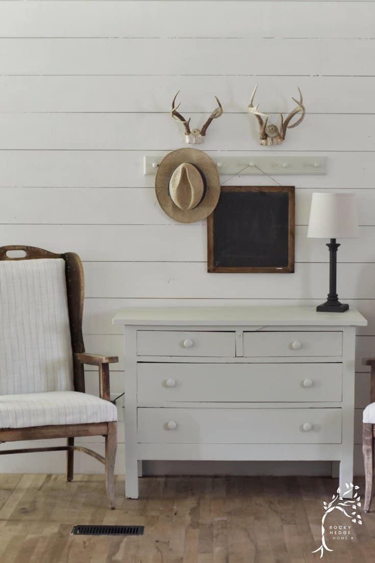 Simple Farmhouse Entryway