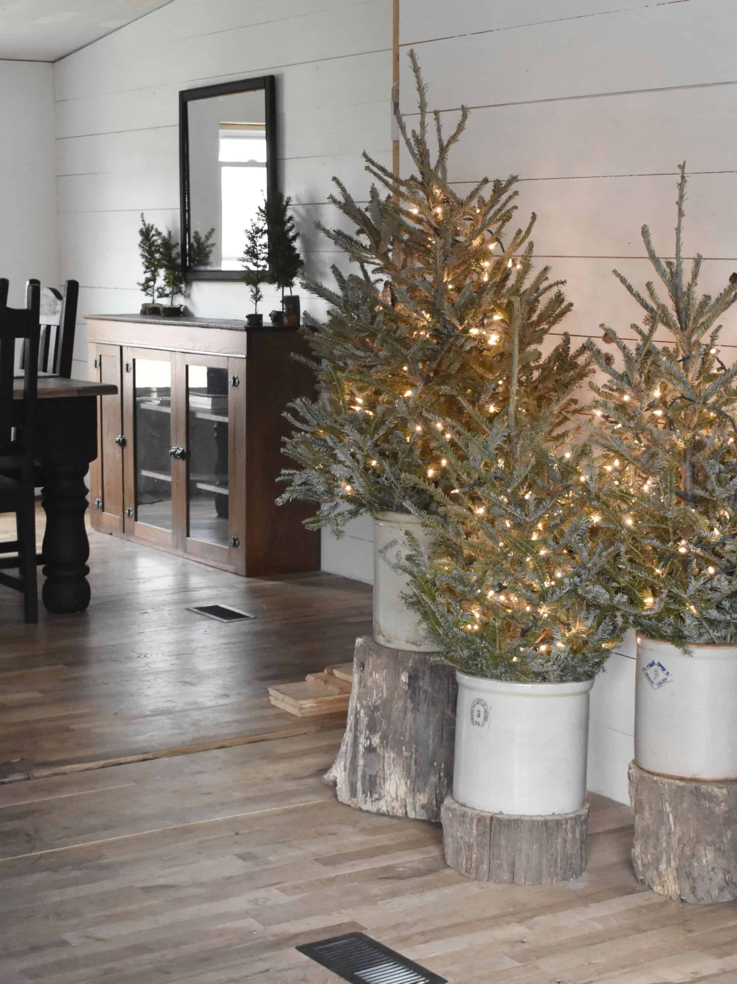 Country Rustic Farmhouse Christmas Tree