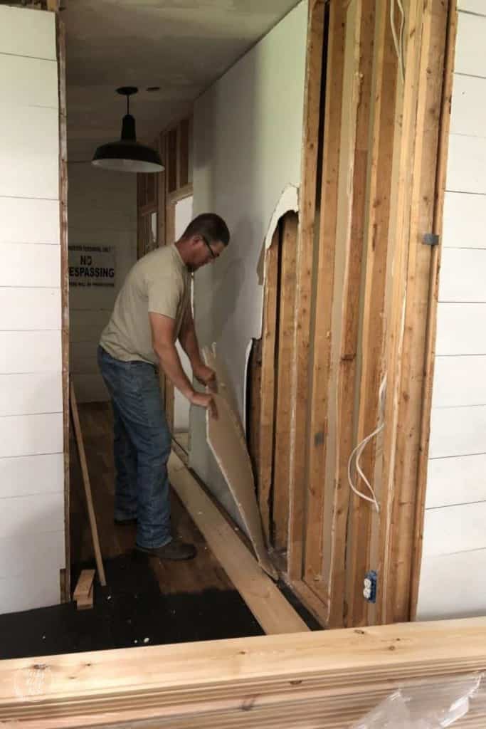 Removing sheetrock from mobile home wall