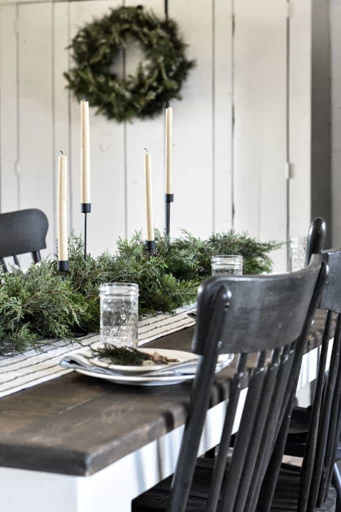 Simple Christmas Table Setting