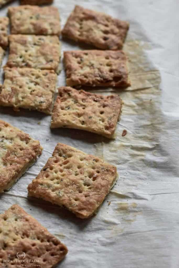 Sourdough Discard Cheese Crackers 