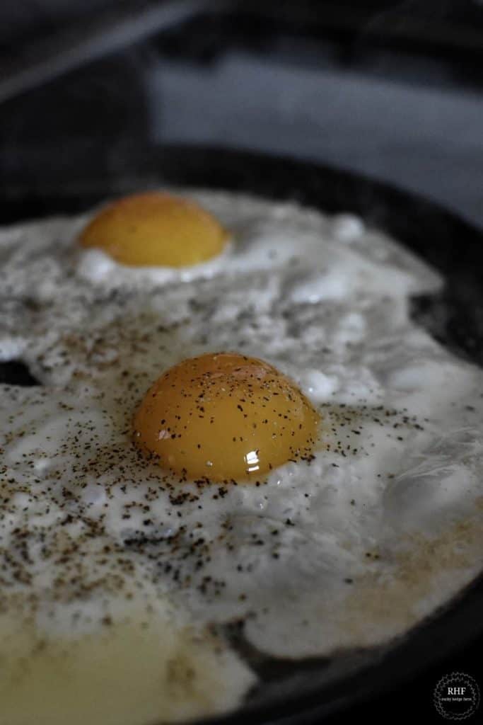 how to cook fried egg over easy