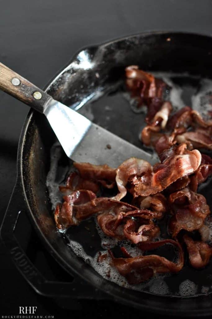 How to Cook Bacon In a Cast Iron Skillet – Field Company
