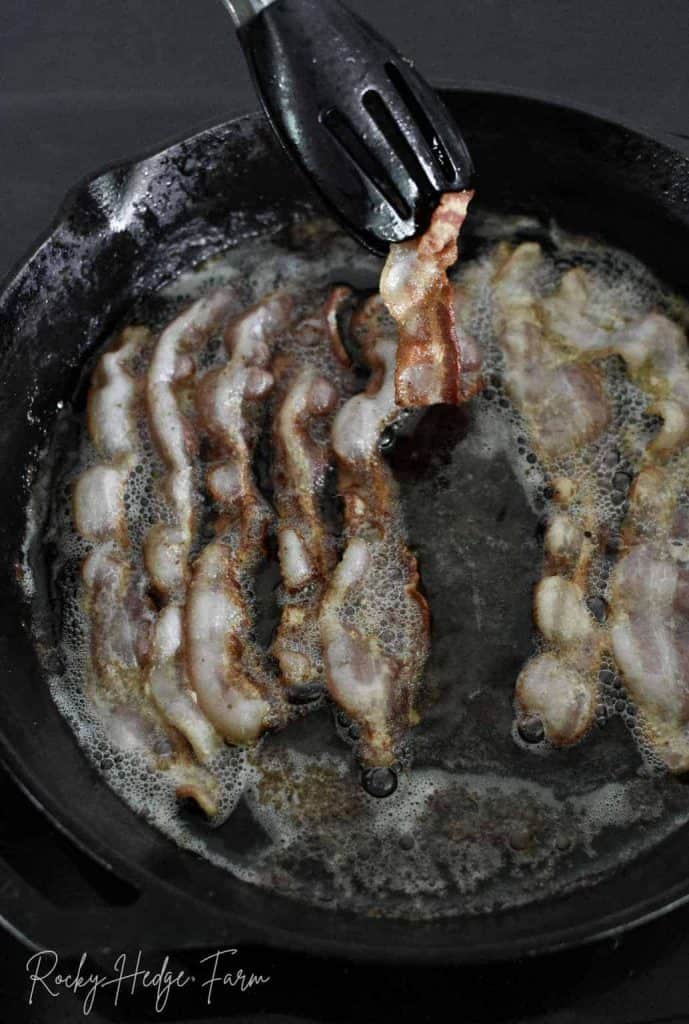 cooking bacon in cast iron skillet