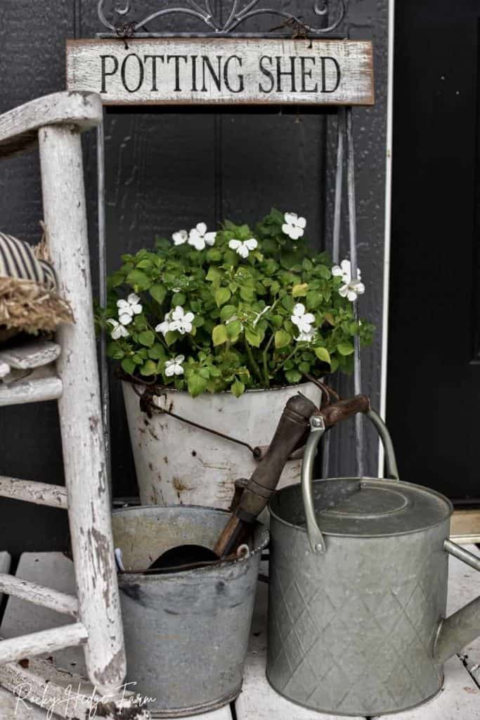 pictures of sheds with porches