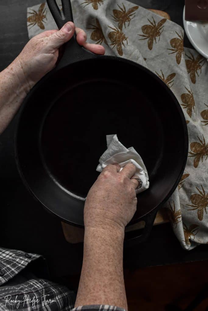 How to season cast iron pans