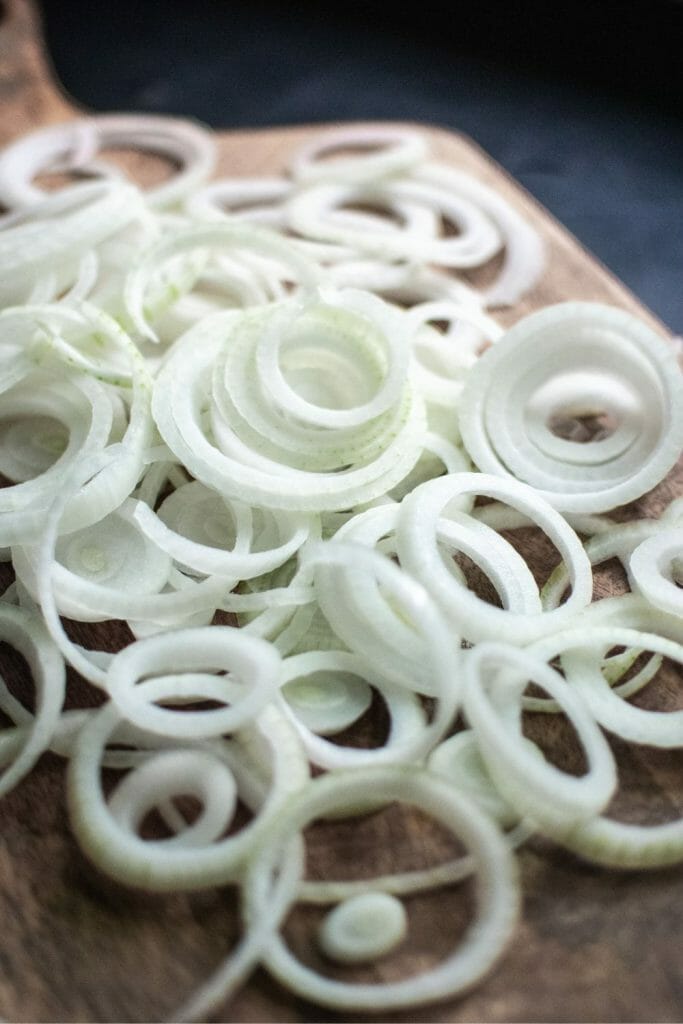 sliced onions for burgers